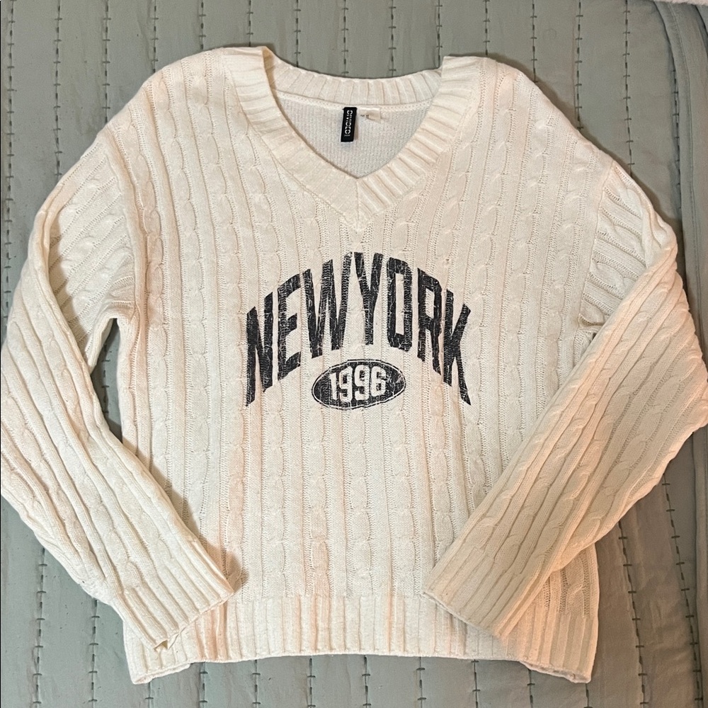 Knit V-Neck Sweater - white